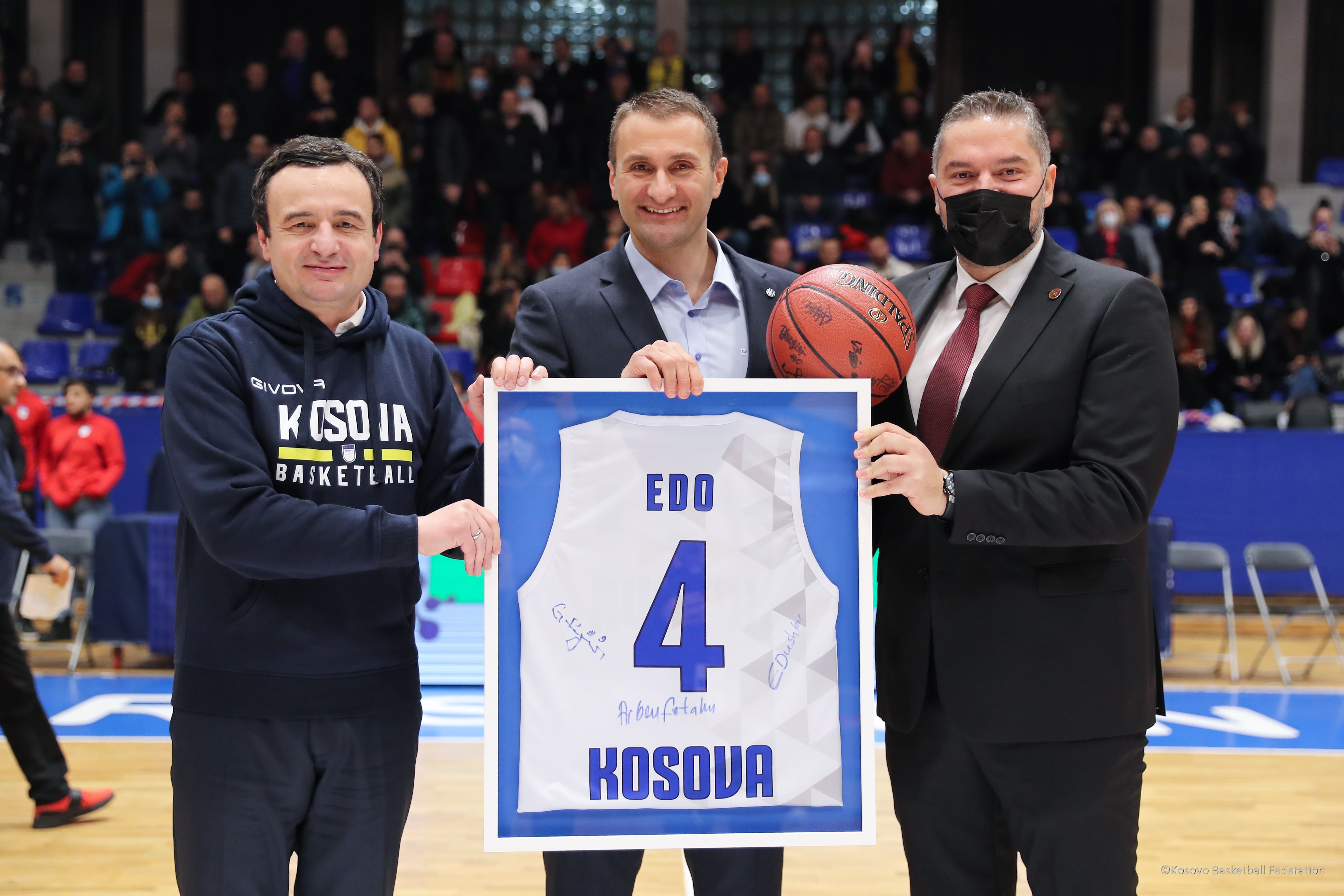 Pensionimi i Edmond Azemit